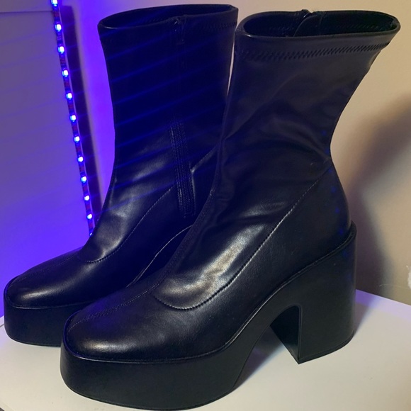 Size 9, from Zara. Brand new so the have nver been used - Picture 3 of 3